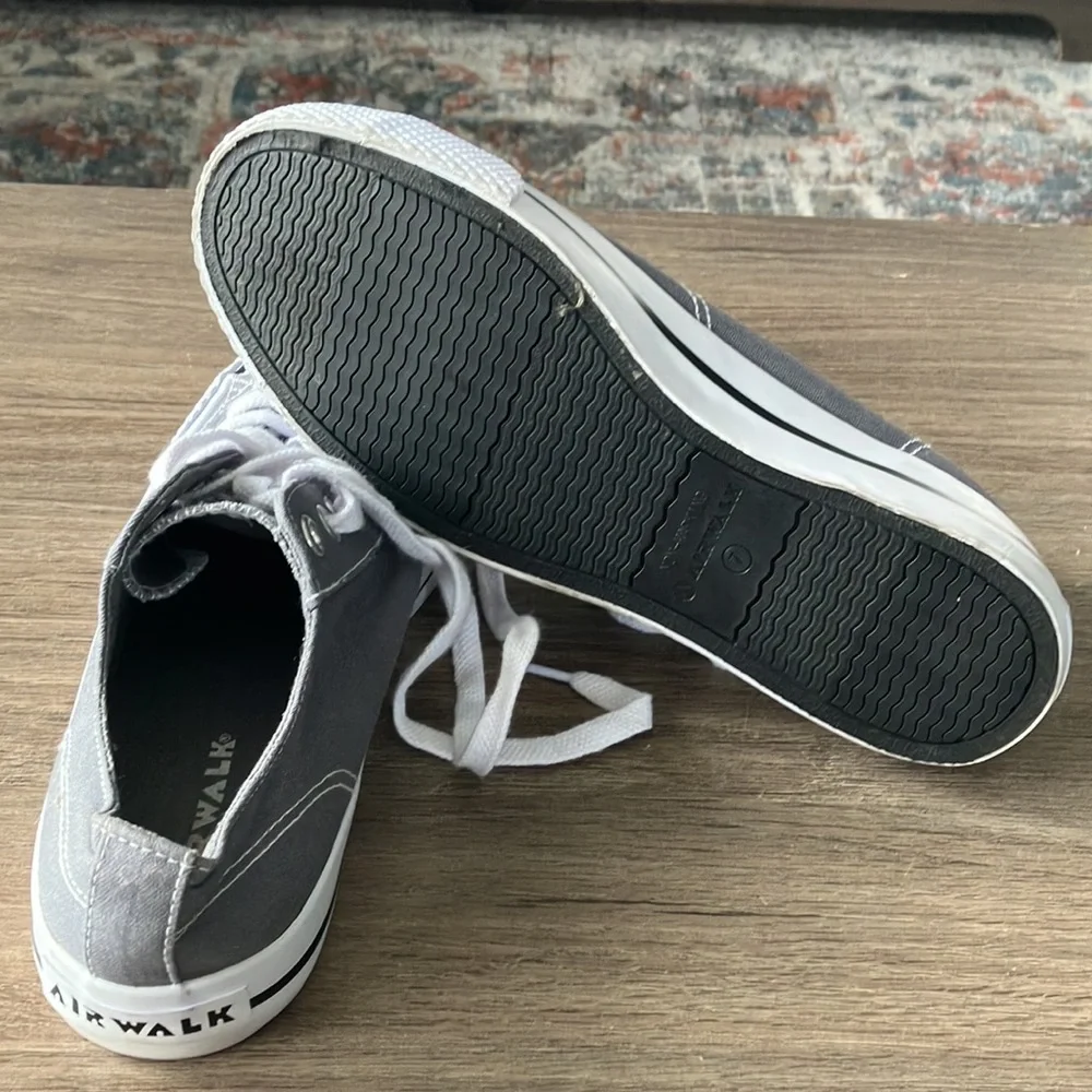 Air walk mint condition! - Picture 6 of 7